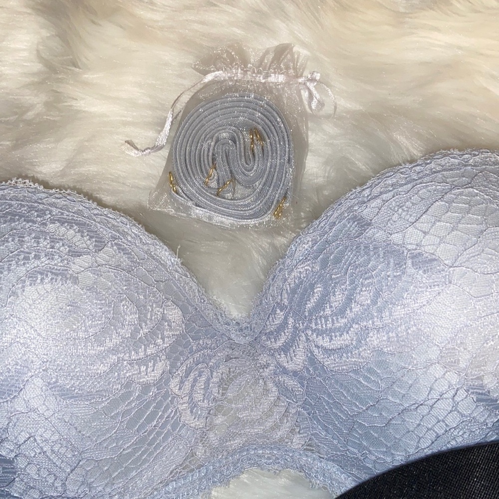 Bras - Picture 5 of 5